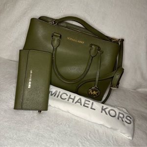 Michael Kors Hangbag
